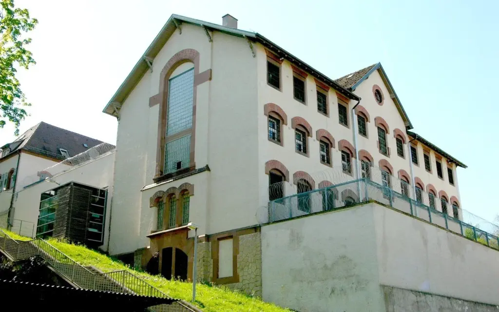 Denkmalgeschütztes Hauptgebäude der JVA Tübingen