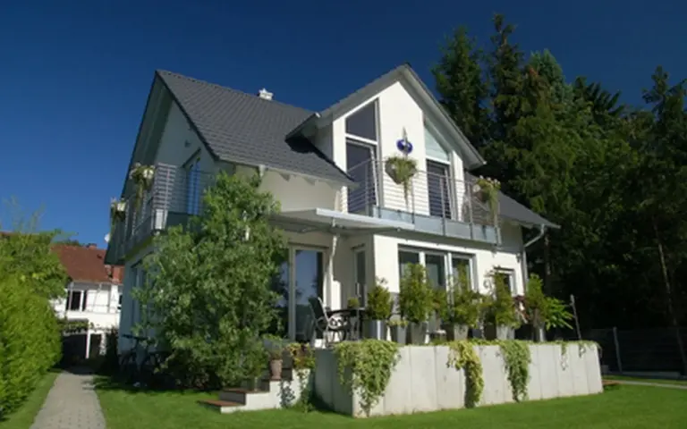Wohnhaus als Illustration unterschiedlicher Baukonzepte